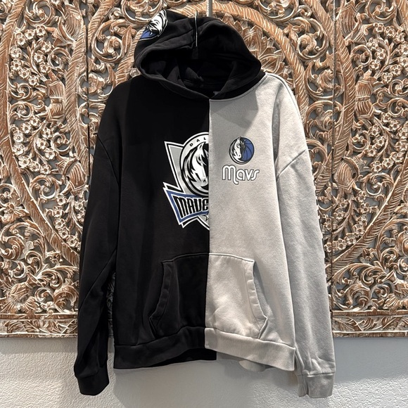 Hollister Other - Hollister Gray & Black NBA Dallas Mavericks Hoodie- size XL